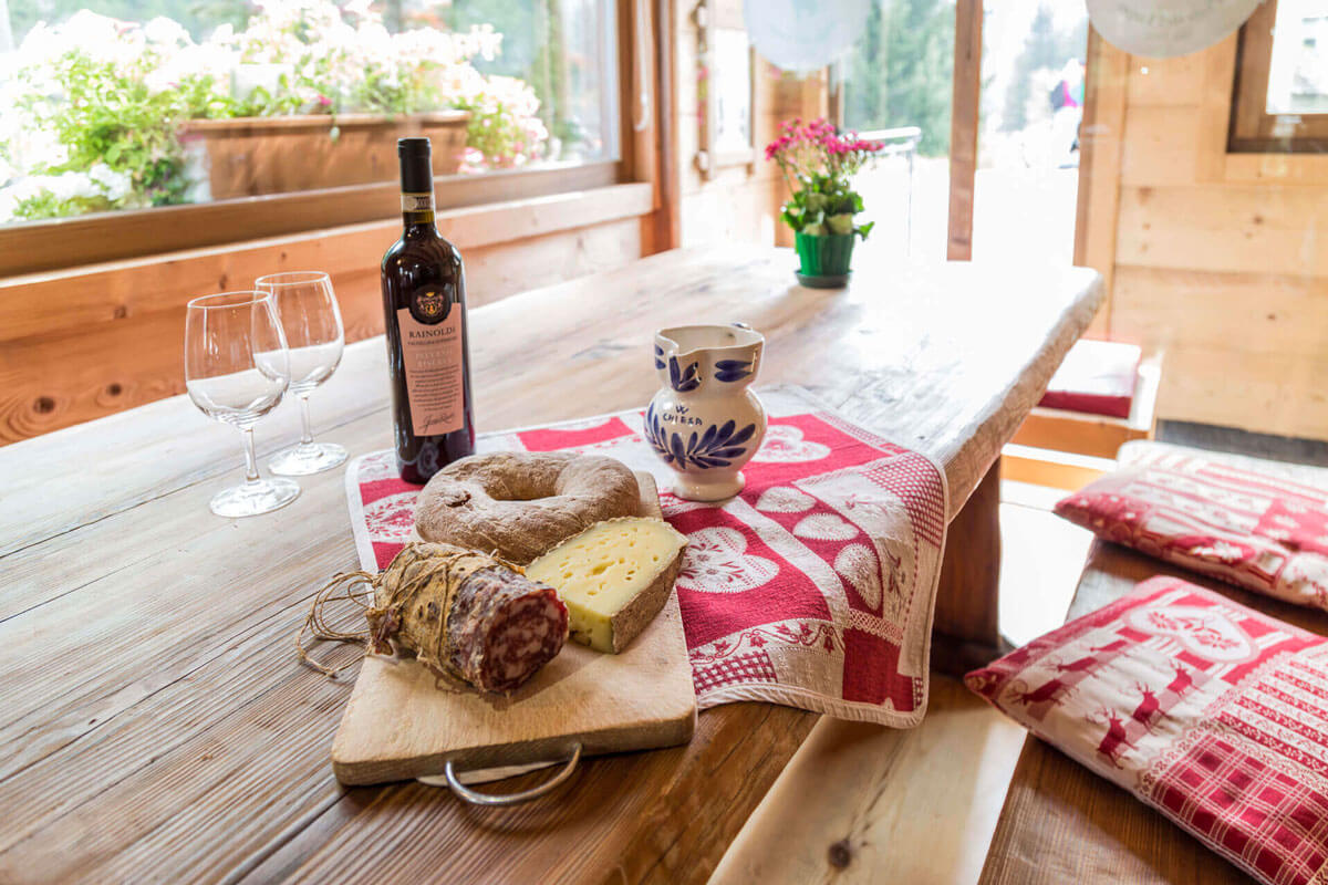 Fermati per uno spuntino nella nostra veranda.